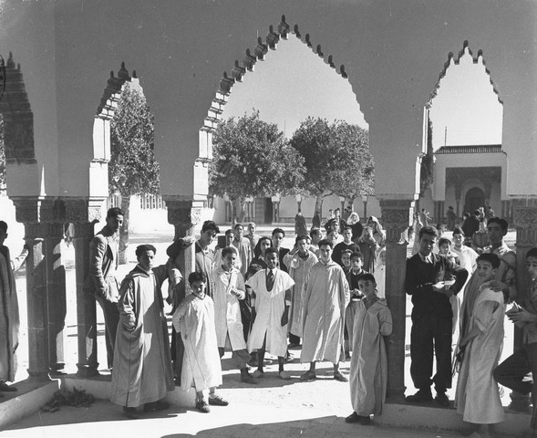 rabat-college-moulay-youssef-cour-1947-3 CREATOR: gd-jpeg v1.0 (using IJG JPEG v62), quality = 75