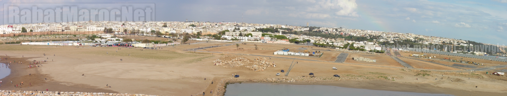 2008 trace au sol de bab al bahr sale en fond