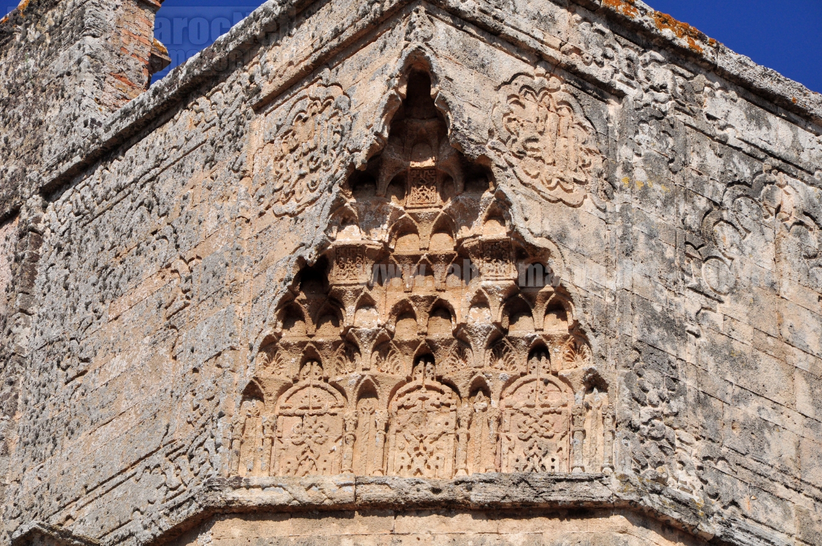 porte octogonale detail