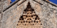 porte octogonale detail