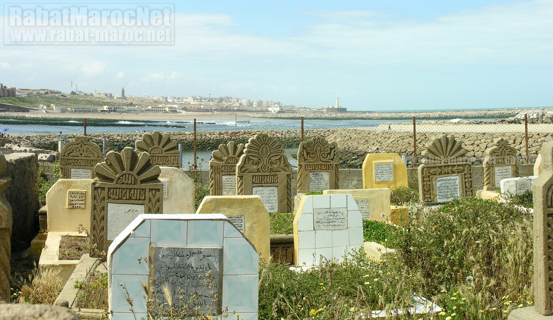 l ocean le phare depuis cimetiere sale