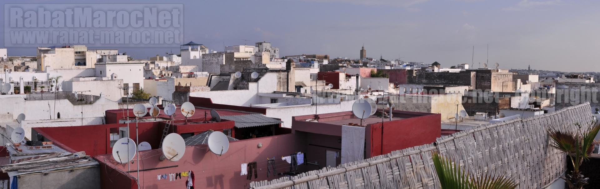 toits-medina-rabat-oudayas-au-fond-2