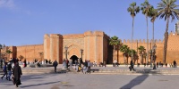 Bab El Had et sa fontaine - lieu de rencontres, la plus place la plus emblématique de Rabat d'autant que la porte de Bab El Had est la seule porte qui serve encore réellement de porte : accès à la médina et au marché central.