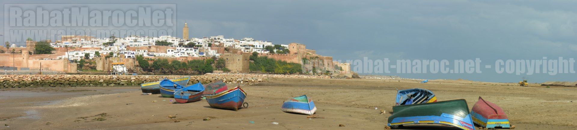 bouregreg barques bateau dans chenal