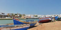 barques sur plage de rabat mellah nouveaux quais al atiq tour pirates